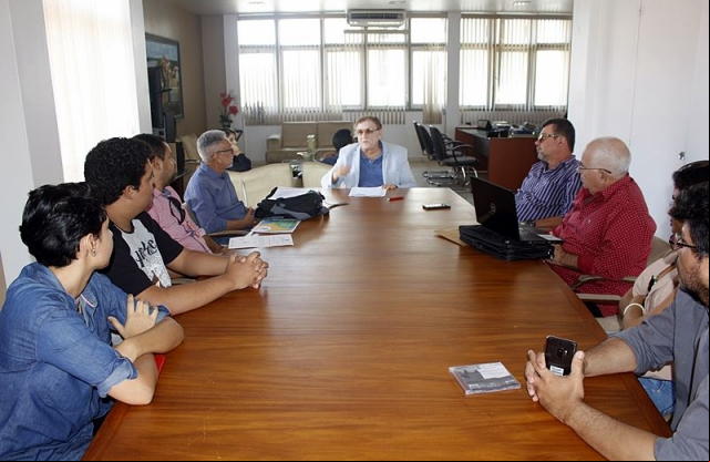 MÃ£o Santa recebe alunos vencedores de concurso no IFPI
