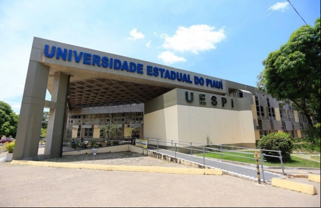 Acordo histÃ³rico encerra greve dos professores na UESPI

