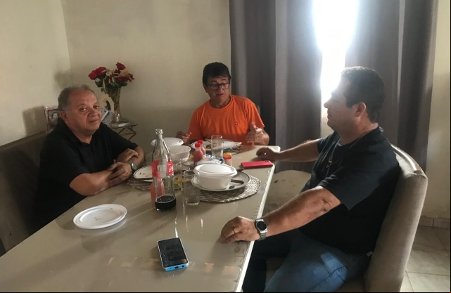 Movimento âSinte-PI de Volta para a Categoriaâ fortalece alianÃ§as em Santa Luz com apoio do professor Adilson Paulino