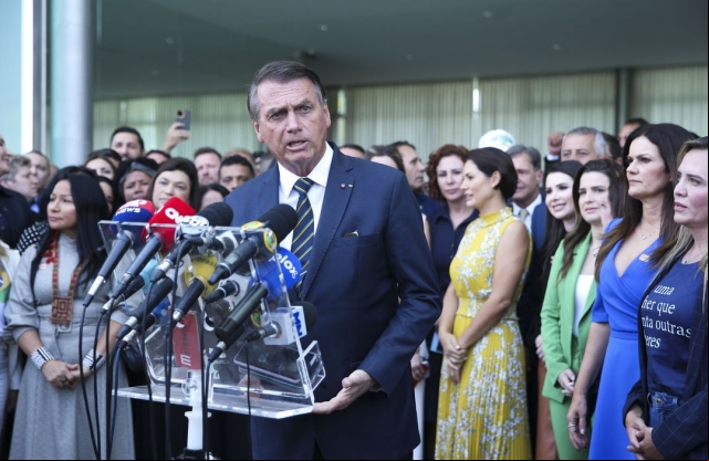 Bolsonaro recebe apoio de deputados reeleitos no PalÃ¡cio da Alvorada
