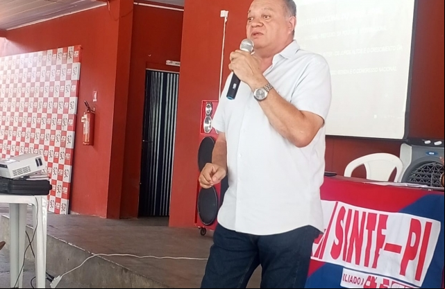 JoÃ£o Correia lanÃ§a prÃ©-candidatura Ã  presidÃªncia do SINTE-PI com proposta de resgate da luta sindical

