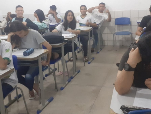 Aula ao sÃ¡bado com o professor mais chato da escola