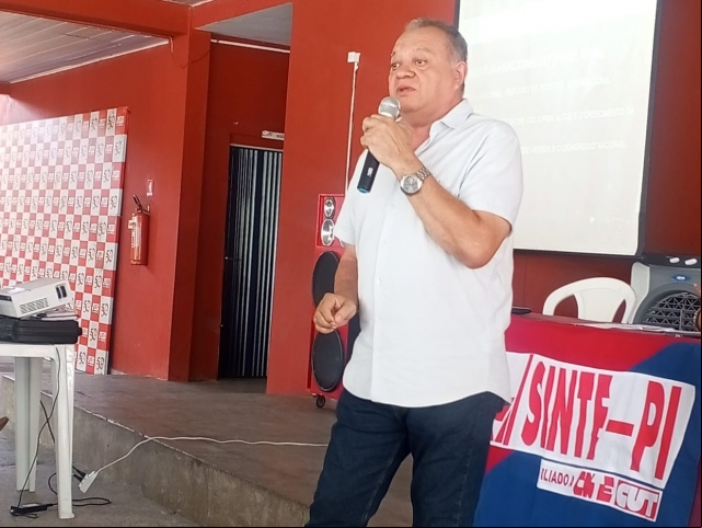 JoÃ£o Correia lanÃ§a prÃ©-candidatura Ã  presidÃªncia do SINTE-PI com proposta de resgate da luta sindical

